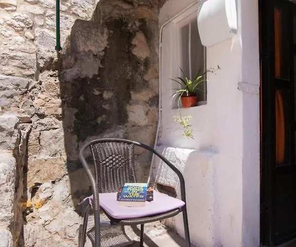 Central Rose In Hearth Of *